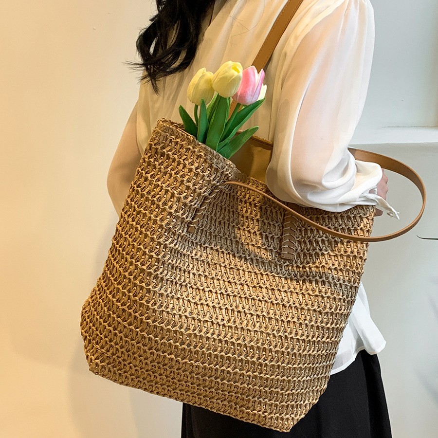 Straw woven bag fashionable shoulder bag niche design women's shoulder bag large capacity personalized tote bag
