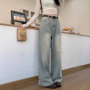 Real photo of fine lines retro washing jeans for women in spring high waist wide-leg pants