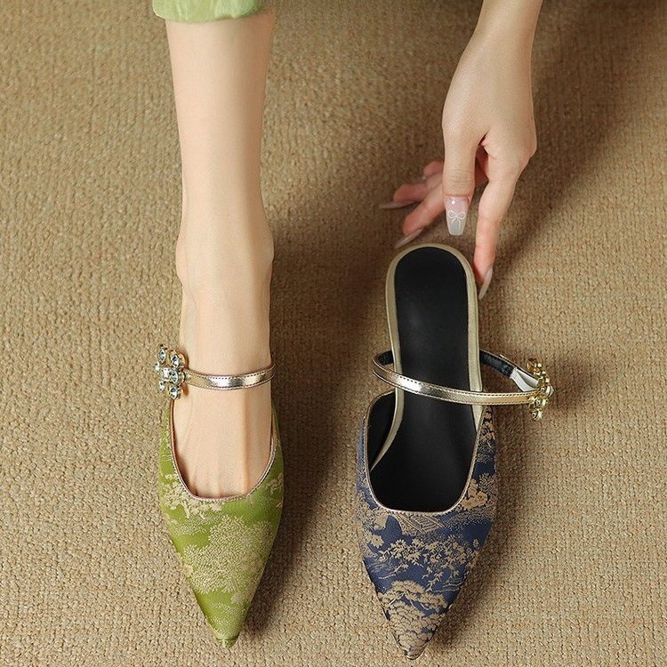 New Chinese style jacquard rhinestone low heel half slippers for women in summer one-line thick heel pointed toe lazy bag-toe sandals