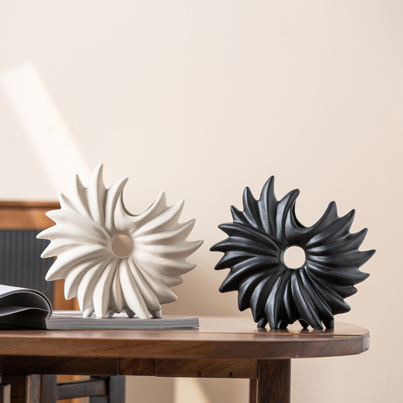 Modern simple style black and white anemone flower insulated ceramic vase light luxury home decoration