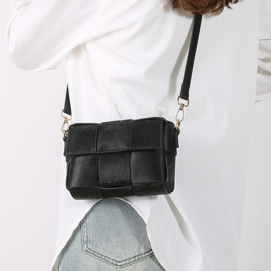 Niche design bag for women casual trendy texture fashionable one-shoulder crossbody bag trendy handheld small square bag