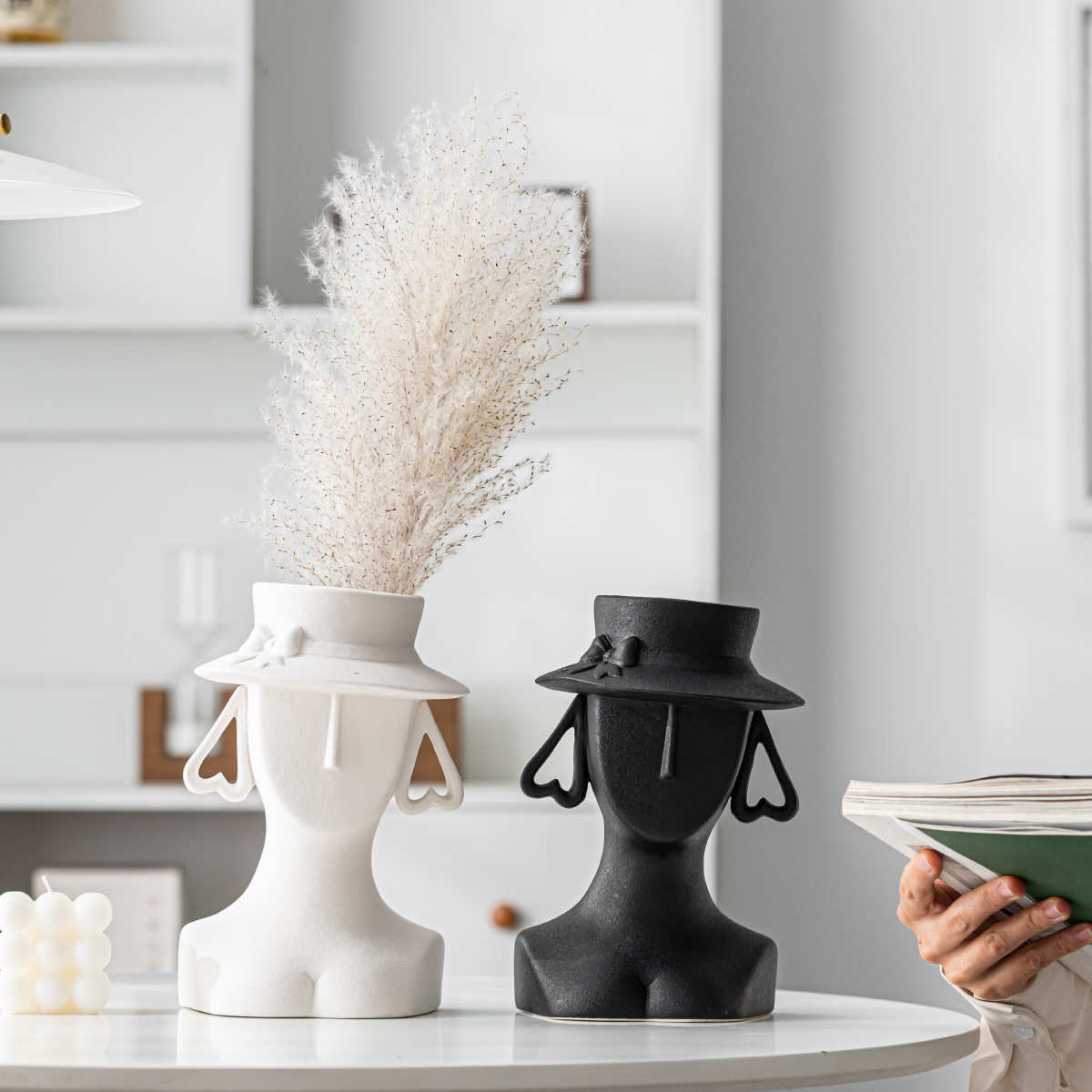 Modern simple abstract characters black and white big flower face ceramic vase soft decoration home decoration