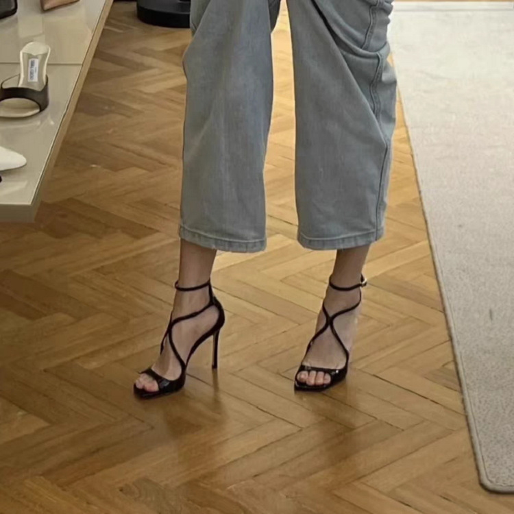 Black high heels for women in summer French slim heels without tired feet sexy one-strip open-toe sandals